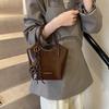 This Year, Retro Bags Are Popular, Women's Versatile 2025 New Messenger Bags, High-end Portable Bucket Bags.
