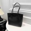 2024 Retro Large Capacity Women's Tote: Stylish Korean-Style, Trendy Autumn/Winter Single Shoulder Commuter Bag
