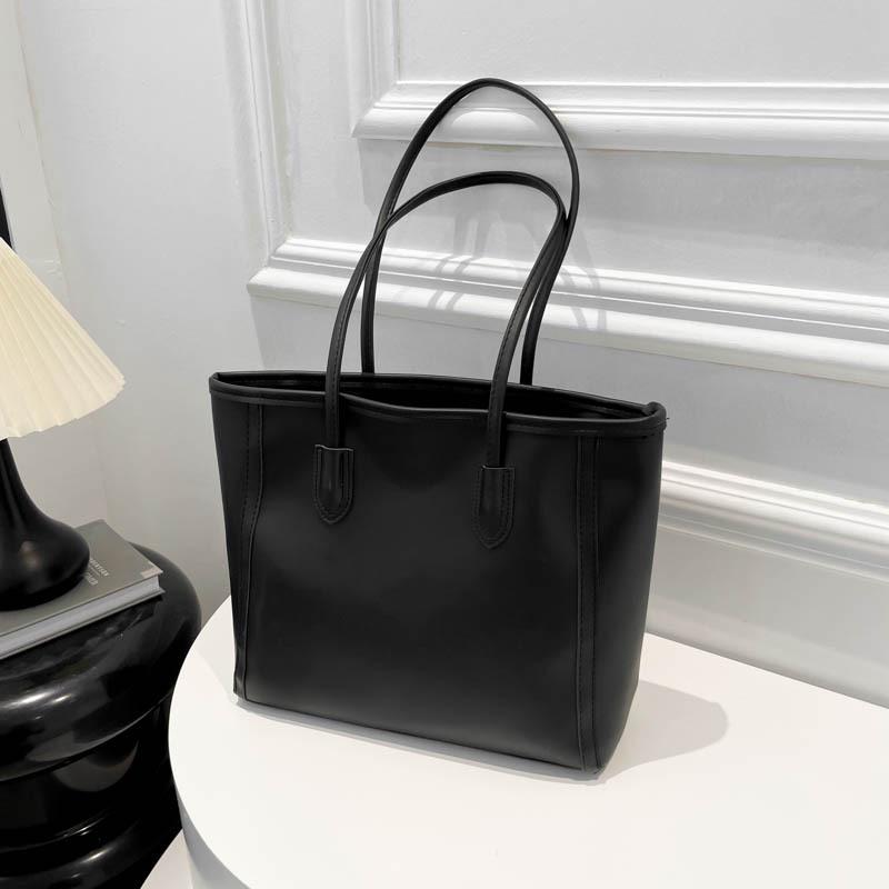 2024 Retro Large Capacity Women's Tote: Stylish Korean-Style, Trendy Autumn/Winter Single Shoulder Commuter Bag