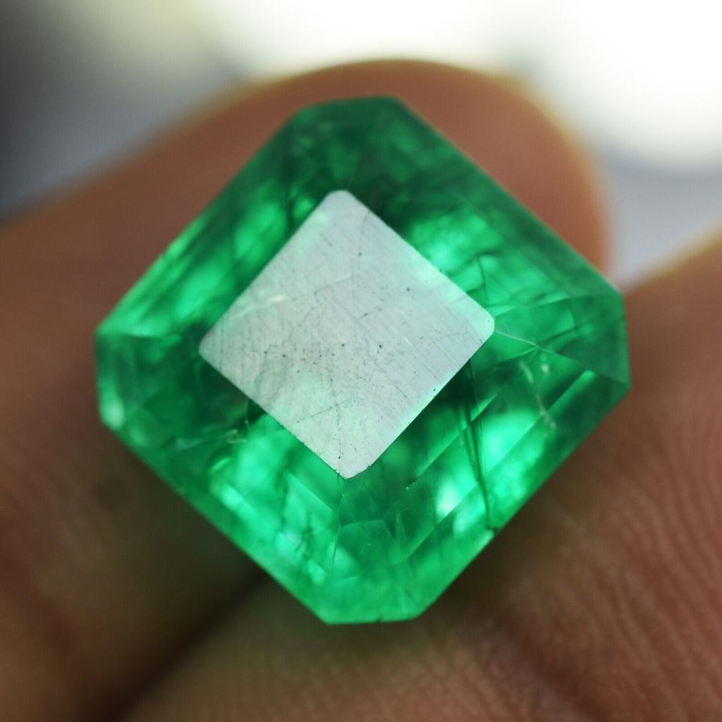 Natural Green Emerald Loose Gemstone 8.25 ct Square Shape for Jewelry Making and Gem Collections