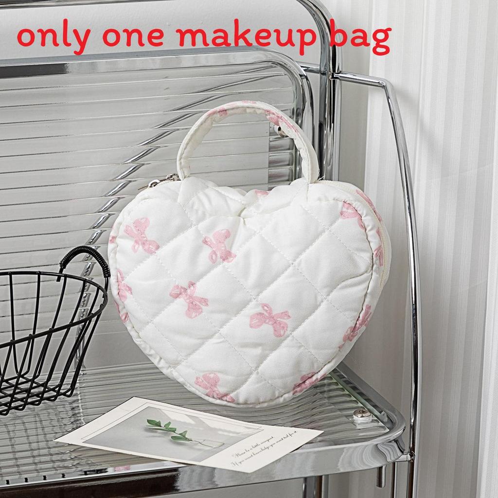 Floral Woman Travel Makeup Bag With Large Capacity And Quilted Design For Home Storage