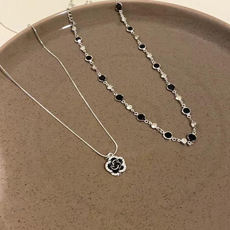 Double-Layer Rose Zircon Sweater Necklace: Elegant Summer Clavicle Chain, Women's Light Luxury High-End Accessory.