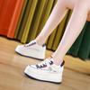 Весна новая танкетка маленькие белые туфли повседневные тонкие внутренняя высота увеличивающая маленькая маффиновая толстая подошва легкая женская обувь