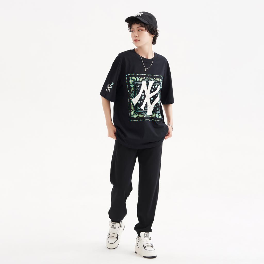 MLB SS23 New York Yankees Vintage Floral Print Cool Dry Trendy Short Sleeve T-Shirt Unisex Tops Black 3ATSI0133-50BKS