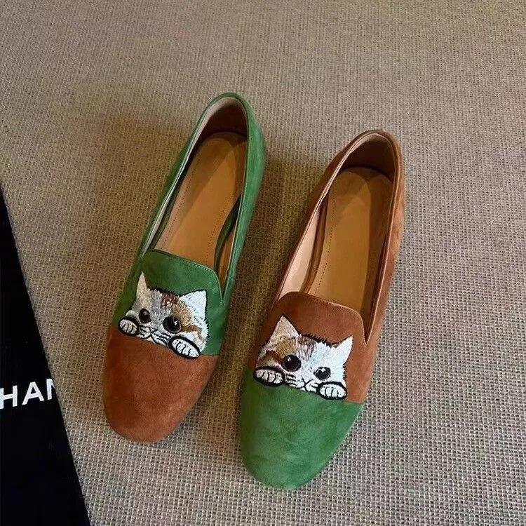 Женские тапочки с вышивкой кошки, нескользящие, с животными, котятами, женские туфли с квадратным носком, двухцветные балетки