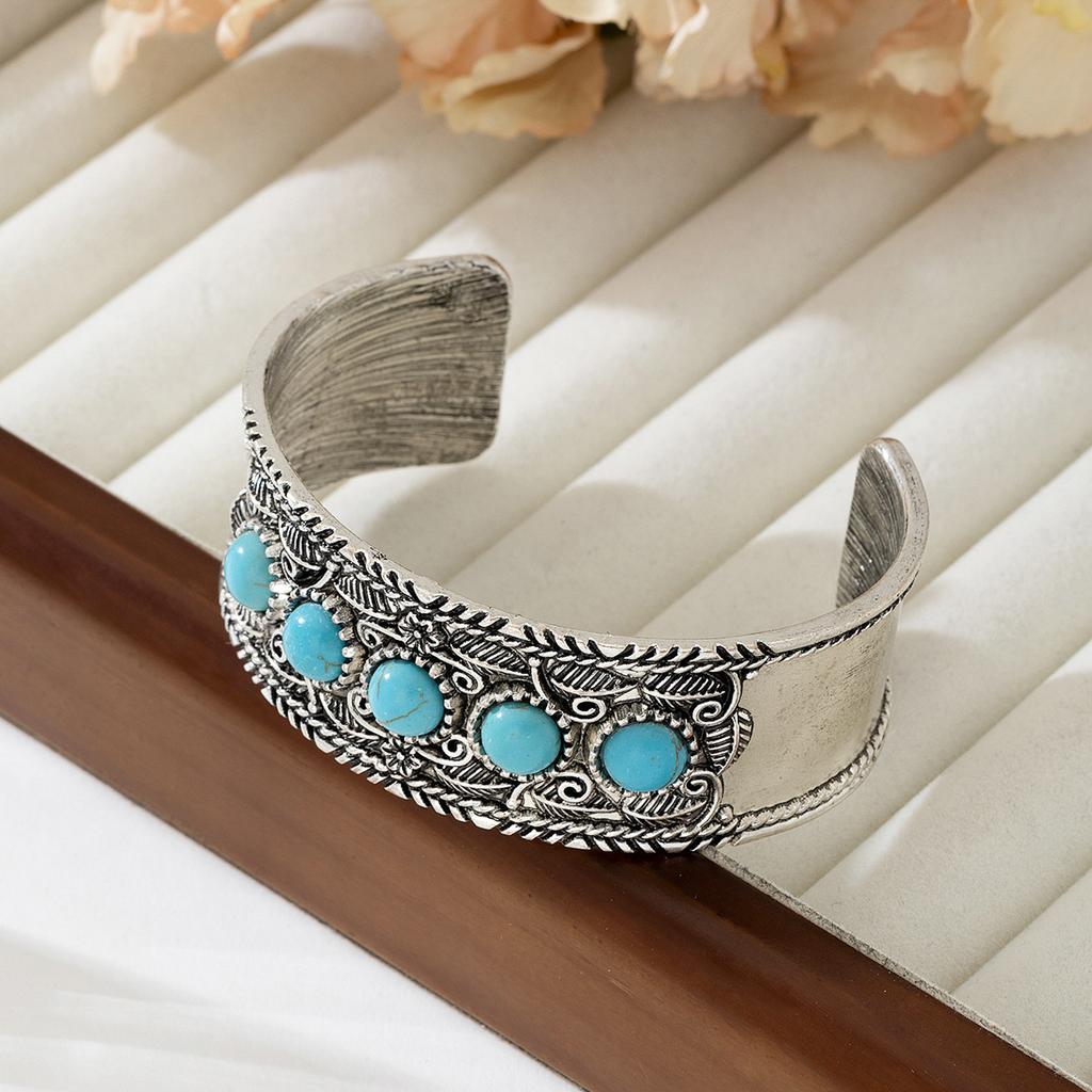 Винтажный комплект браслетов и колец