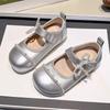 Туфли принцессы для девочек детская обувь 2025 новая весна маленькие кожаные туфли женские сокровище серебристые для девочки мягкая подошва одинарные туфли зарубежный стиль