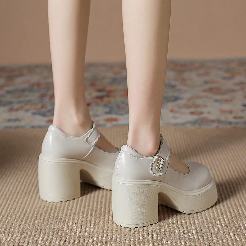Туфли Мэри Джейн на платформе и каблуке. Простые туфли в стиле Лолиты. Туфли на платформе. Женские туфли на высоком каблуке.