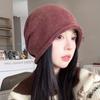 Женская осенне-зимняя минималистичная шапка-бини с отворотом - однотонная, с отворотом, теплая защита ушей