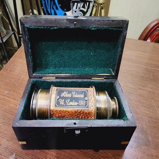 Старинный старинный телескоп АЛЬБЕРТ ЭДВАРД ЛОНДОН 1841 с деревянным футляром морской