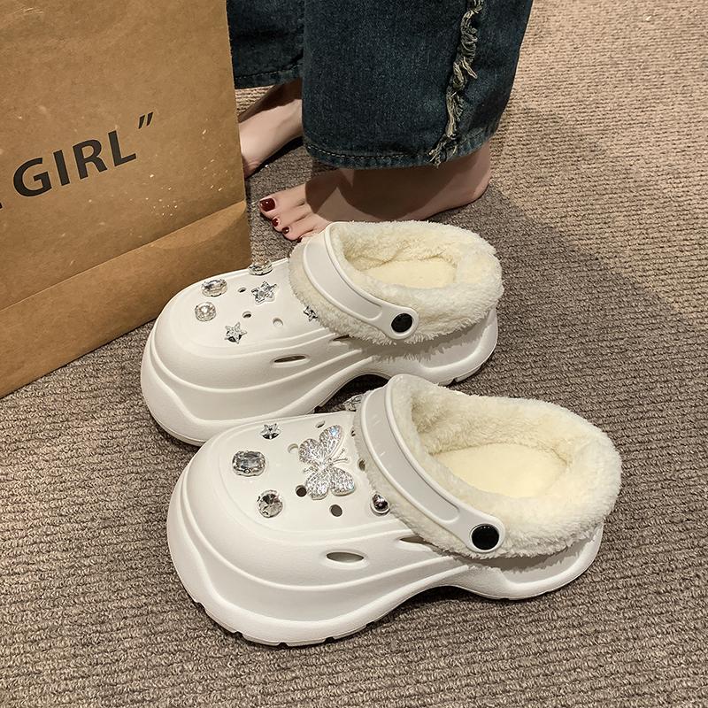 Мода 2024 года, осень и зима, новые женские повседневные однотонные плюшевые тапочки из хлопка со стразами и бабочками