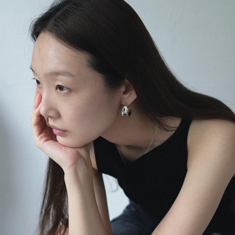 Pinaf Curved leaf earring