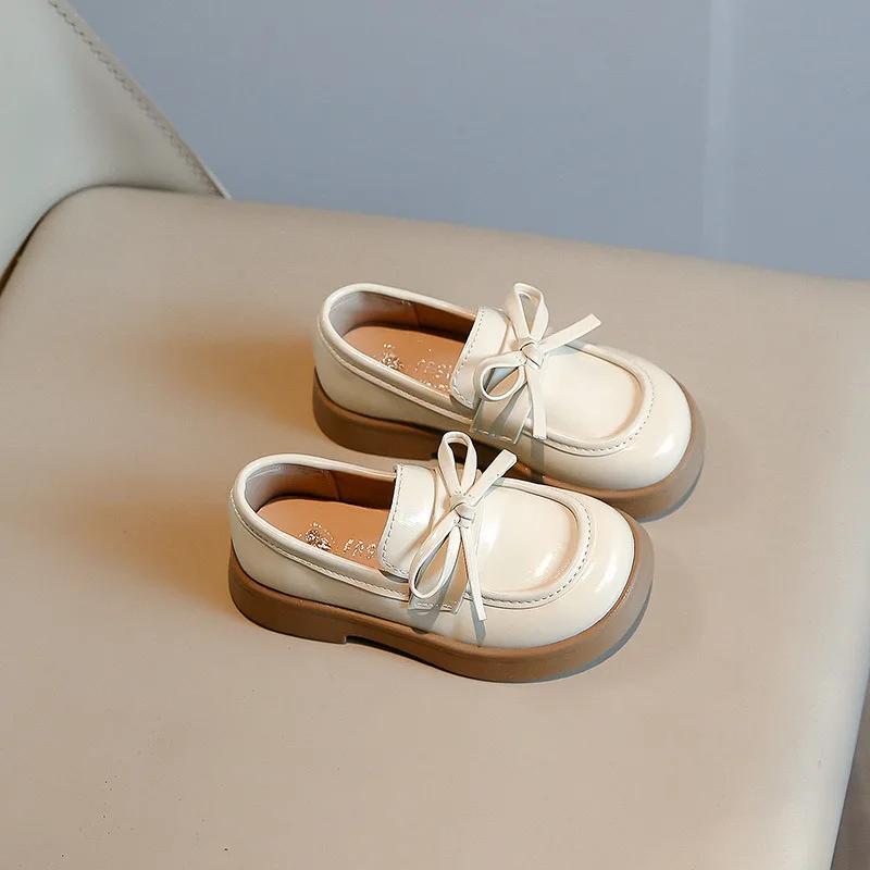 2024 Модная детская кожаная обувь весна-осень универсальные черные школьные туфли для девочек дышащие повседневные детские туфли для принцесс