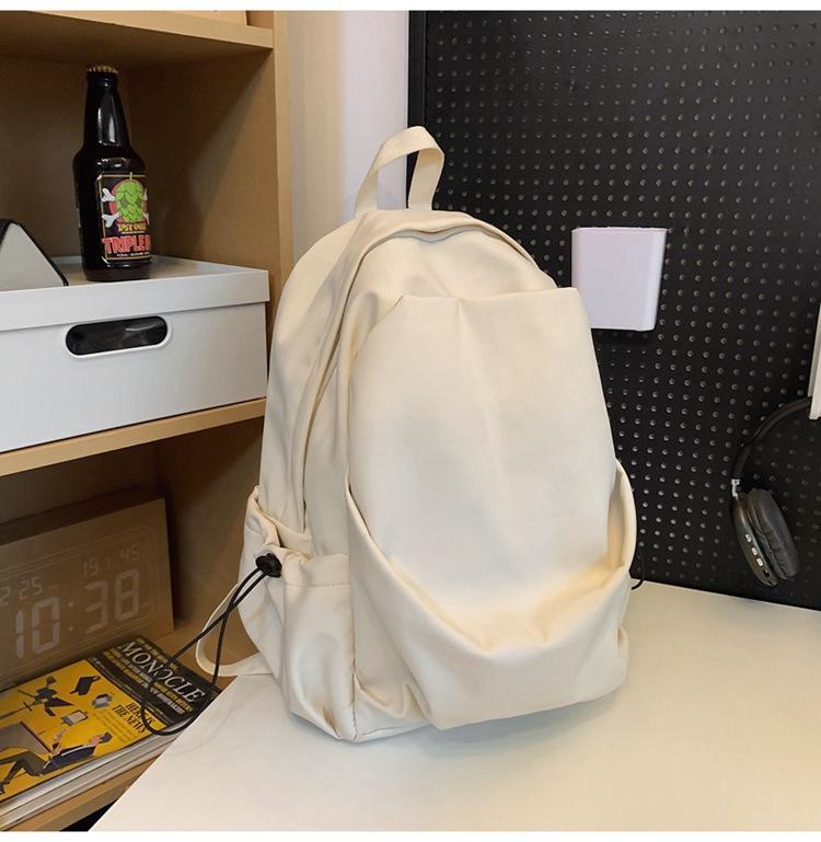 Large Capacity Nylon Lightweight Fashion Backpack for Casual Hiking and Commuting