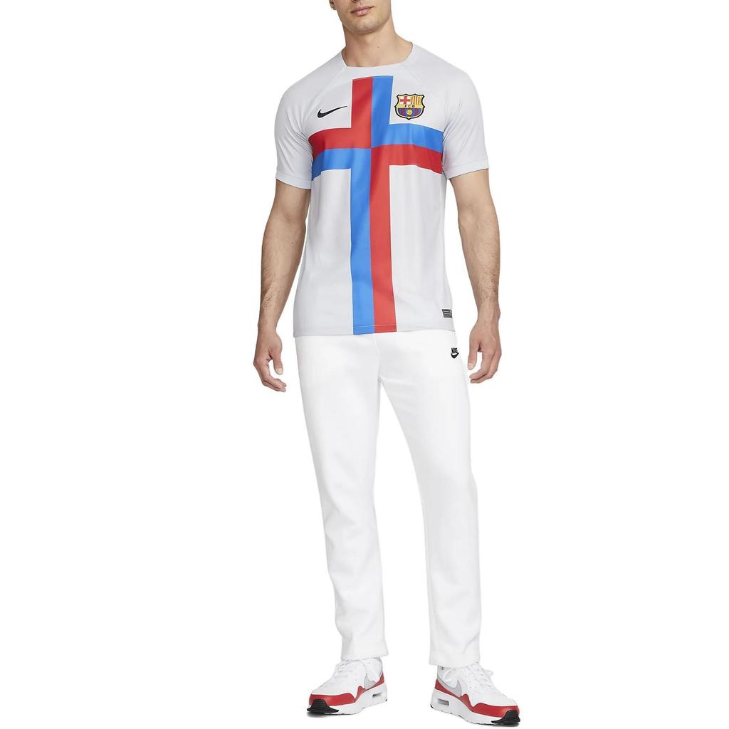 Nike Color-block Badge Crew Neck T-Shirt Men Tops White DN2713-043