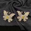 Серьги-гвоздики Huitan Noble Butterfly, милые аксессуары для ушей, аксессуары для девочек с яркими кубическими цирконами, шикарные женские украшения для вечеринок
