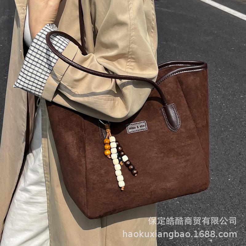 Женская сумка-тоут большой вместимости 2025 новая осенне-зимняя универсальная с леопардовым принтом ретро сумка через плечо студенческая для учебы сумка для поездок на работу