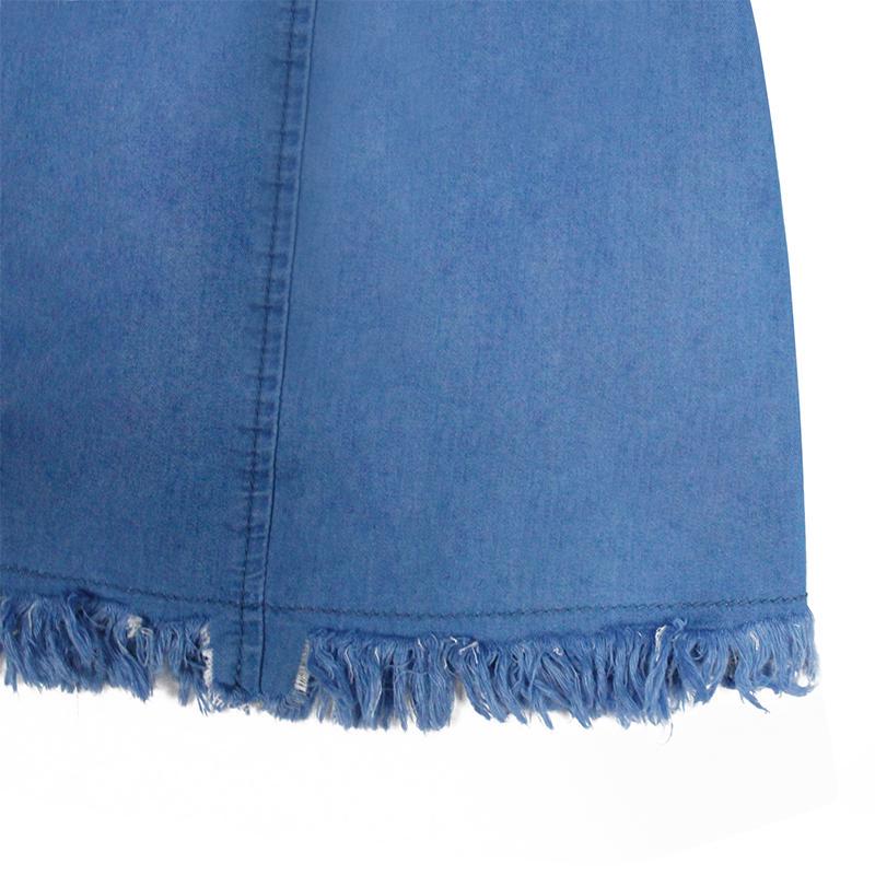 Джинсовое женское мини платье с коротким рукавом и декоративными повреждениями