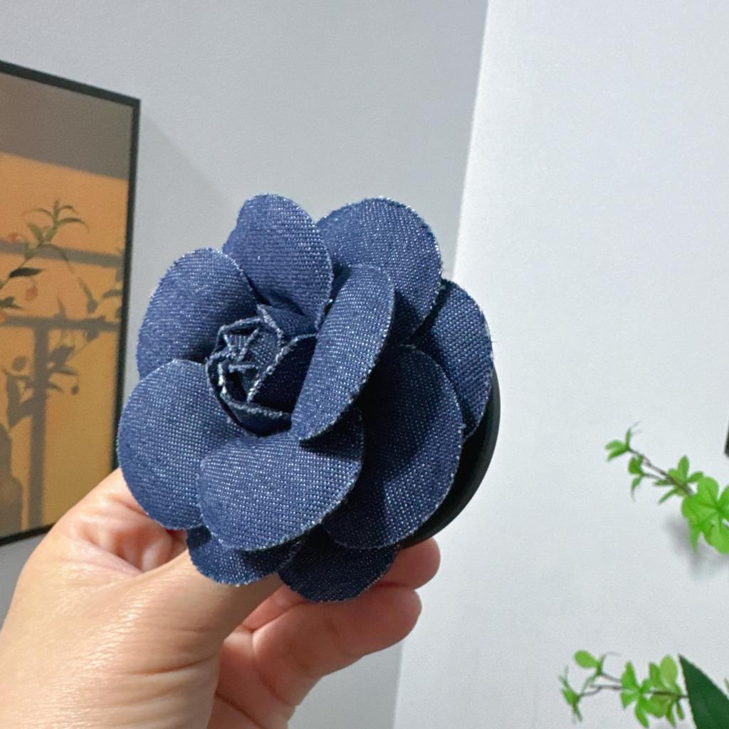 Cute 3D Flower Magnetic Suction Bracket Foldable Griptok Phone Holder for IPhone Samsung Support Socket Pocket Grip Stand Bracke