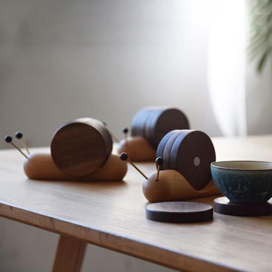 Walnut Snail Coasters Set Wood Cup Mat Placemats Heat-Resistant Drink Pads for Tea Coffee Mugs Natural Wood Grain Home Decor