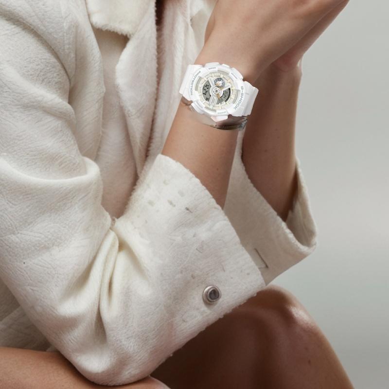 Casio LOV Часы с кварцевым механизмом и ремешком из смолы Унисекс Белый циферблат LOV-17A-7A