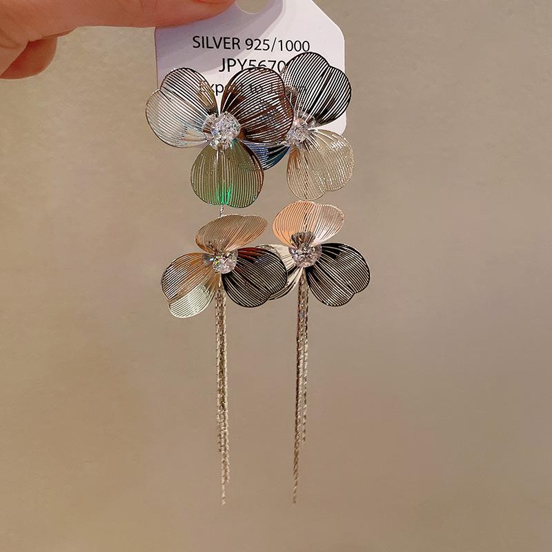 Real gold electroplated silver needle flower fringed earrings European and American exaggerated design studs, niche high-end earrings