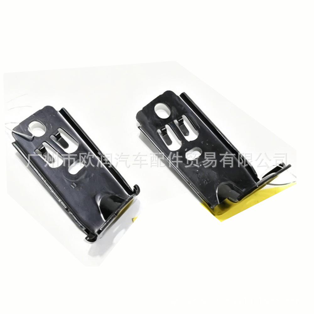 Кронштейн переднего бампера Volvo S60/V60 2019 (31651845/31651846)