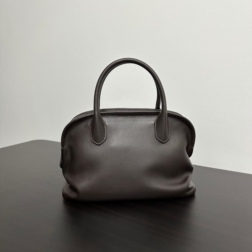 First Layer Cowhide Row French Minimalist Premium Sense Commuter Bowling Bag Wrinkled Minimalist Wind Large Capacity Handbag