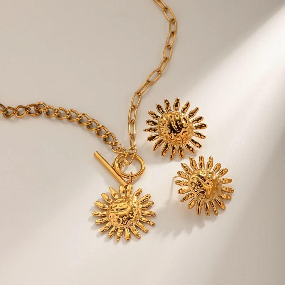Waterproof Vintage Sun Pendant Necklace Gold Color Sun Flower Geometric Neck Chain Women