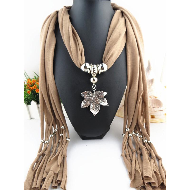 Элегантный полиэстеровый шарф-снуд с подвеской в виде листа и кисточками – Женский модный однотонный шейный платок