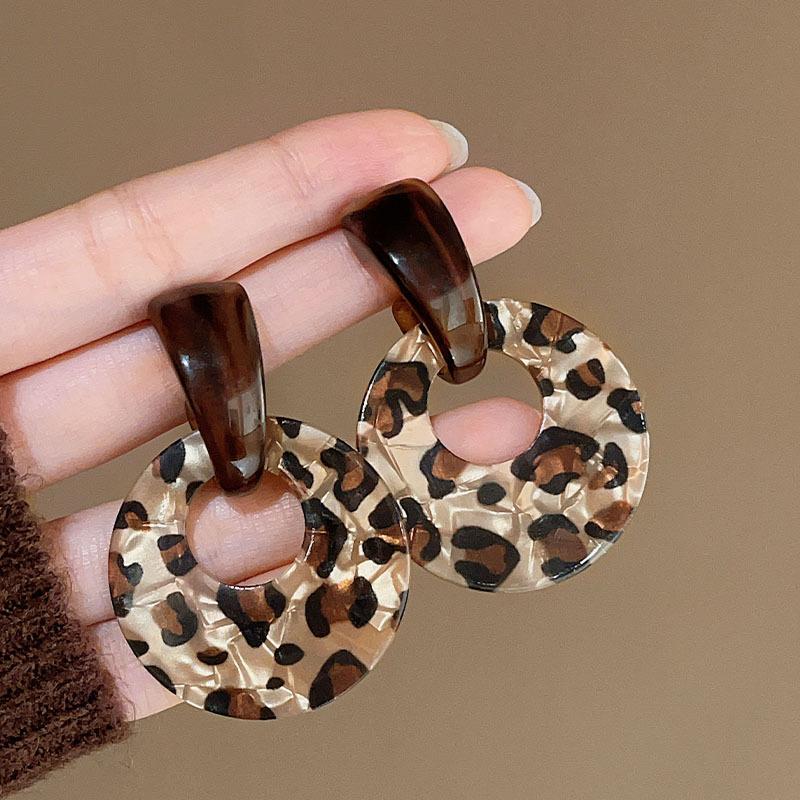 Майярдовый кофейный цвет янтарные серьги женские осенне-зимние высококлассные серьги в стиле кэжуал, серьги с нишевым дизайном в стиле легкой роскоши