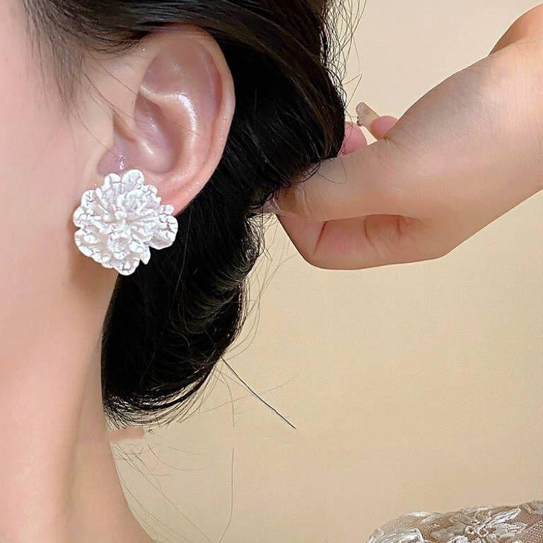Super Fairy Pure White Flower Earrings Women'S Summer Pink Vacation Style Niche Stud Earrings Retro French Earrings