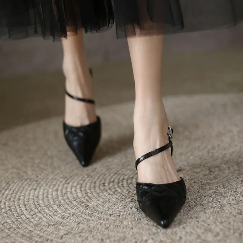 Мода Модные черные женские босоножки с острым носком на мягком высоком каблуке Сексуальные женские туфли с открытой пяткой Темперамент