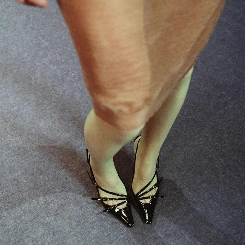 Женские туфли на высоком каблуке из лакированной кожи, бордовые туфли-лодочки на шпильке, 2025, темперамент интернет-знаменитости, с неглубоким вырезом, пустые, с сумкой на носке, босоножки