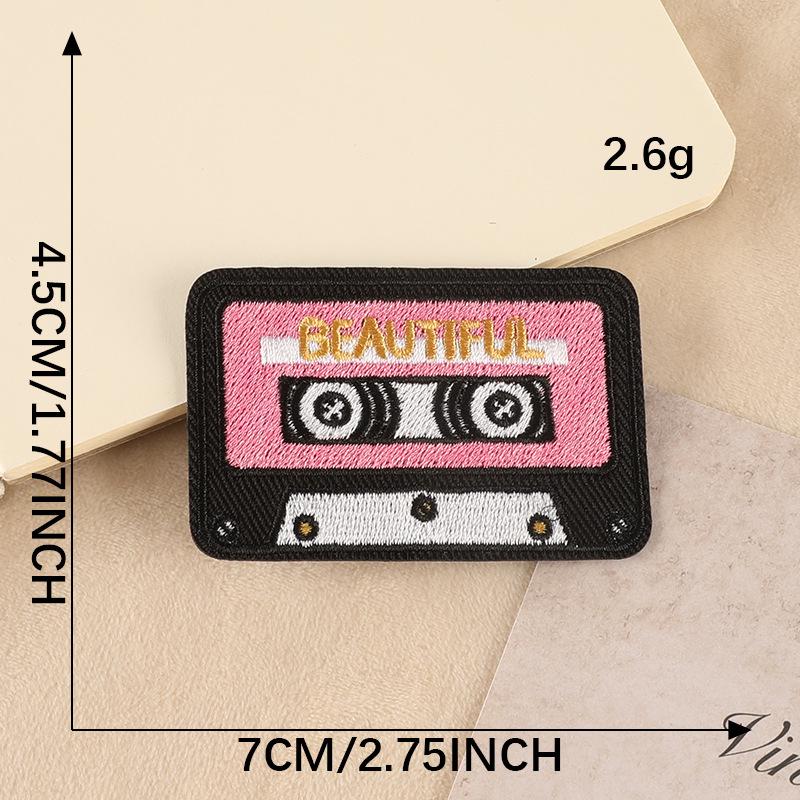 Вышитая нашивка на ткани с изображением мультфильма: Аксессуары для одежды, обуви и сумок своими руками