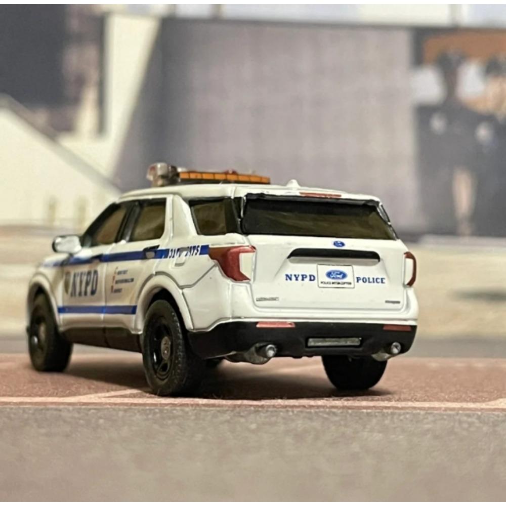 Cjafuz1 1:64 2020 Форд Полицейский INTERCEPTOR UTILITY NYPD Металлическая модель автомобиля Коллекционная игрушка Подарок Сувенир Украшение для витрины