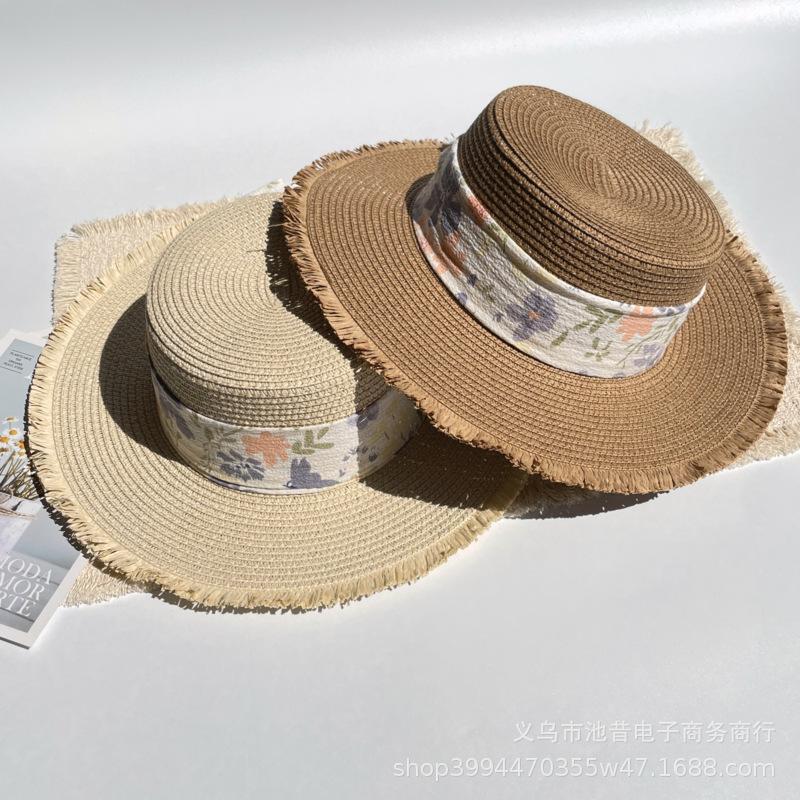 French Hepburn style wide brim flat top straw hat women's summer travel sunshade printed ribbon decorative sun hat