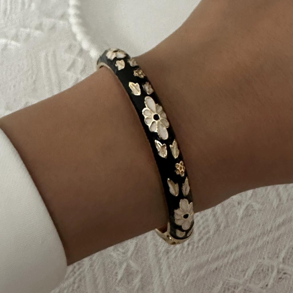 Retro New Trend Enamel Dropped Glaze Flower Texture Bracelet for Women Unique Design Evil Eye Floral Zircon Bangle Party Jewelry