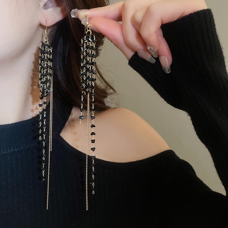 Silver Needle Feather Fringed Earrings Long Light Luxury Atmospheric Stud Earrings Personalized Design Earrings