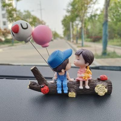 Симпатичные украшения автомобиля Прекрасная пара украшения автомобиля Симпатичные мультяшные пары Фигурки Фигурки Орнамент из воздушных шаров Авто Интерьер Аксессуары для приборной панели
