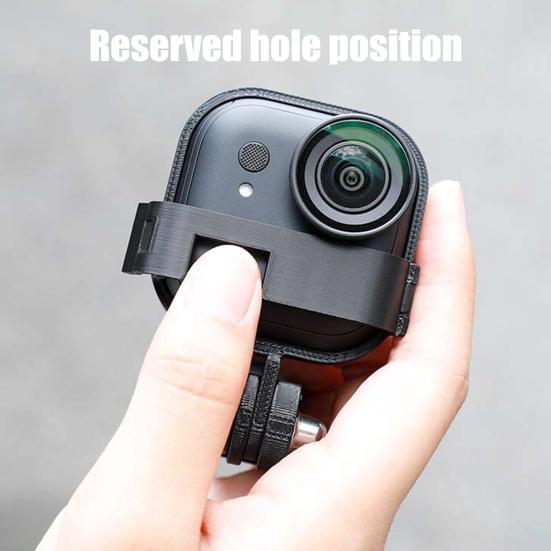 Магнитное крепление для экшн-камеры Insta360 GO на грудь, обеспечивающее быстрое снятие и фиксацию без помощи рук.