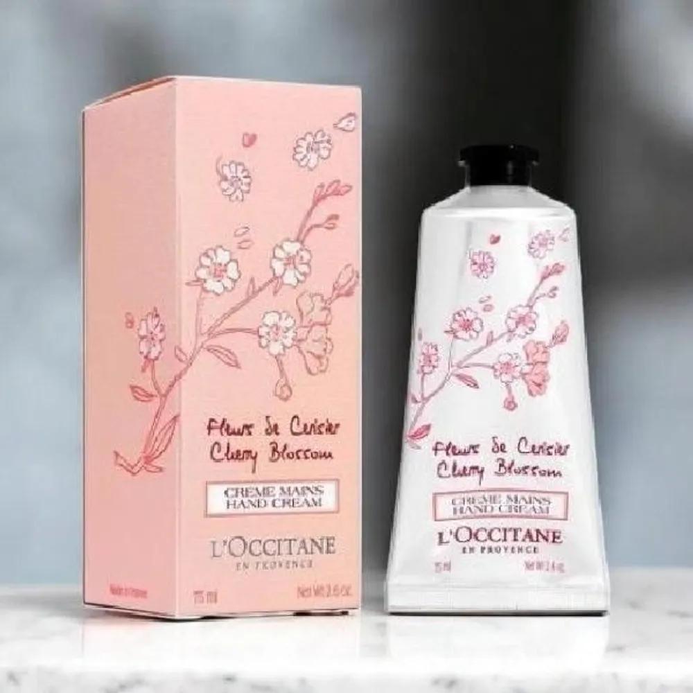 L'OCCITANE Крем для рук «Вишневый цвет» мягкий 75 мл (Новая версия)
