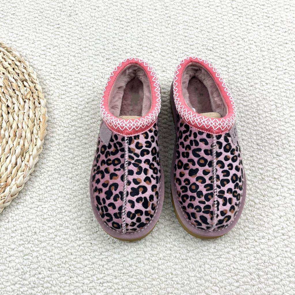 Large size cotton ethnic wind fluff cotton velvet slippers European and American station flat bottom fashion women's shoes