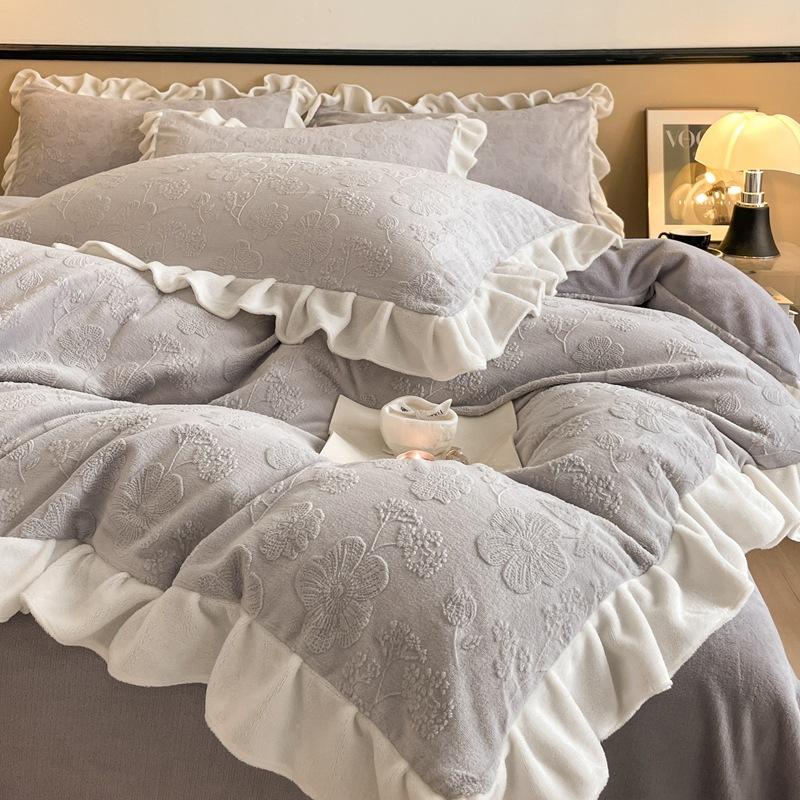 Ins стиль, корейский стиль, резной молочный бархат, кровать из четырех предметов, утолщенное теплое коралловое бархатное зимнее пододеяльник, простыня