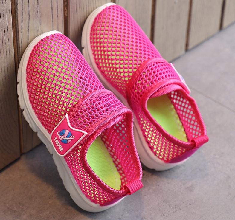 Легкие сетчатые детские кроссовки для мальчиков и девочек с нескользящей подошвой