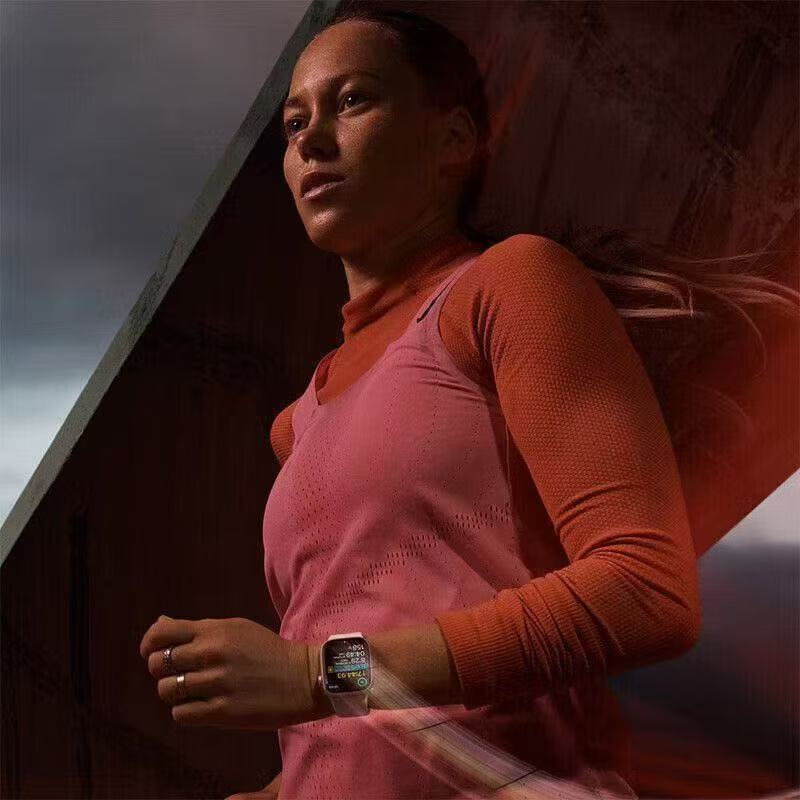 Умные часы Apple Watch Series 9 GPS 41/45 мм Алюминиевый корпус с силиконовым спортивным ремешком