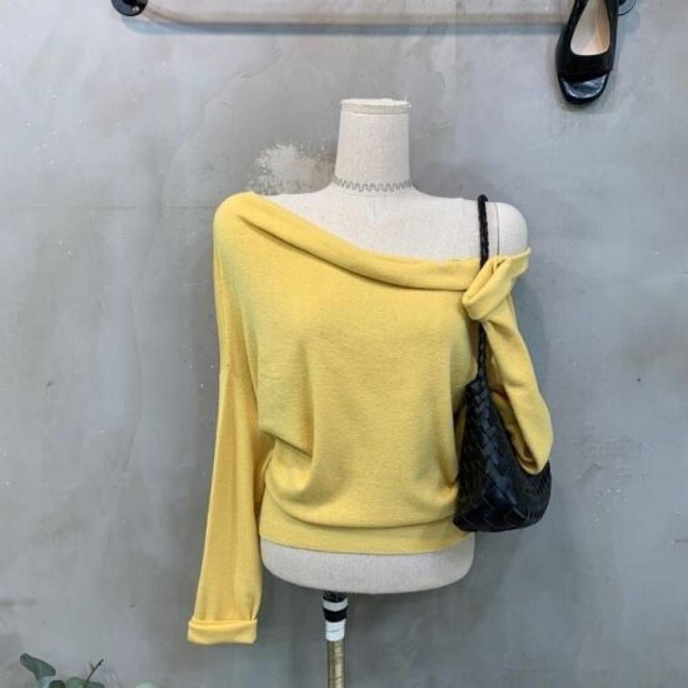 C S In The Room Off Shoulder Draped neCk batwIng Long Sleeve Knit 3ColorS C