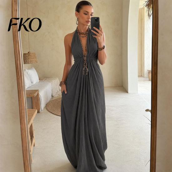 Slimming Long Skirt Dress Women Halter Neck Pleated Maxi Dress, Deep V Sleeveless Drapey Beach Vacation Sundress, Summer Flowy with Pockets