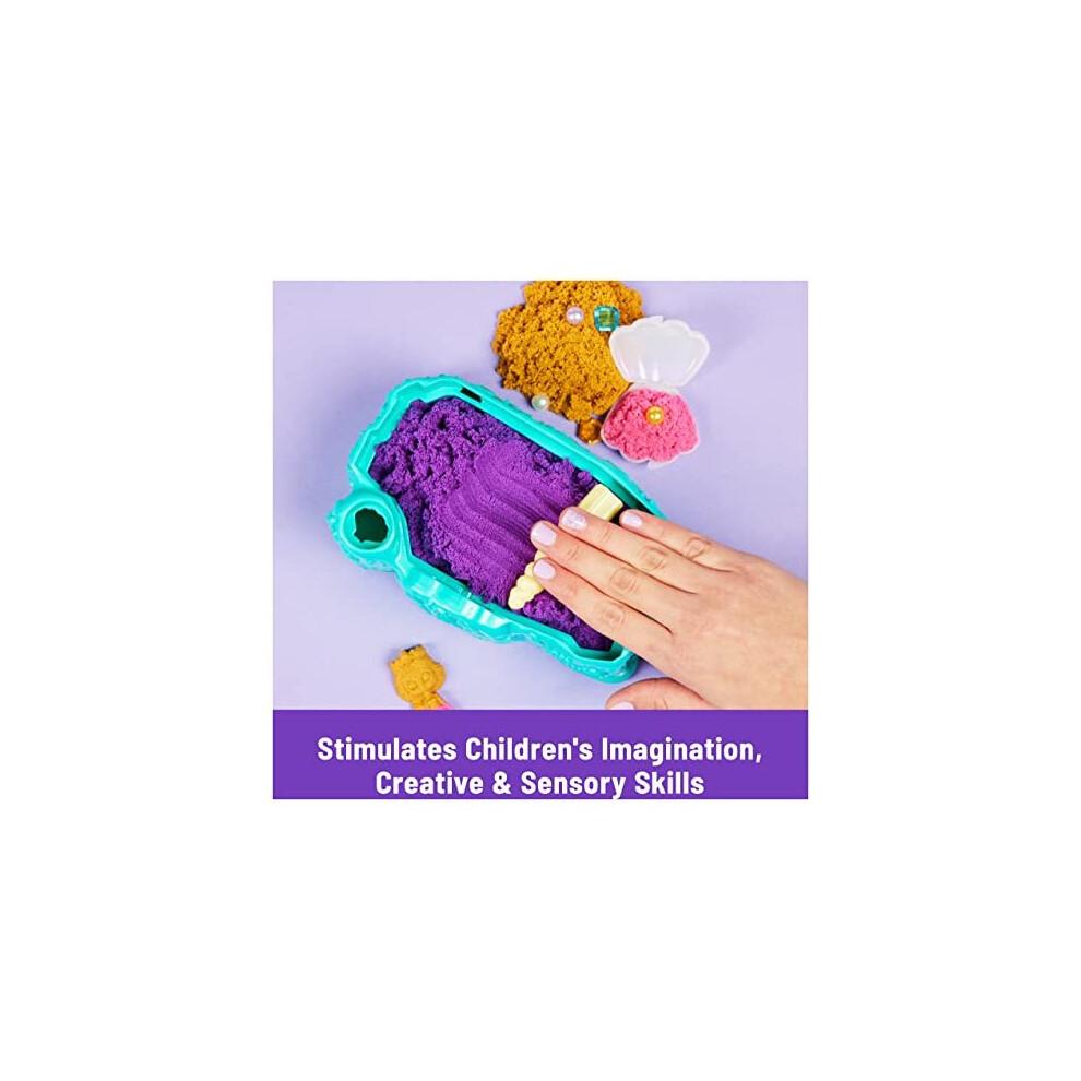 Kinetic Sand, Mermaid Crystal Playset, 481g of Play Sand, Gold Shimmer Sand, Storage and Tools, Sensory Toys for Kids Aged 3 and up