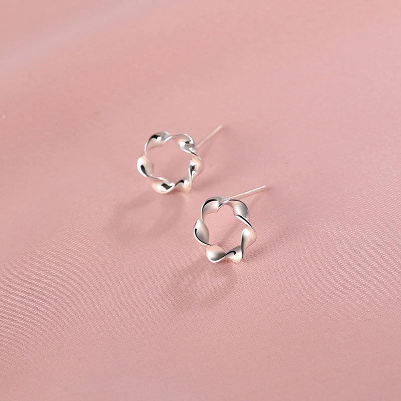 Серьги-кольца Mobius для женщин с легким роскошным ощущением высокого класса, маленькие и простые серьги